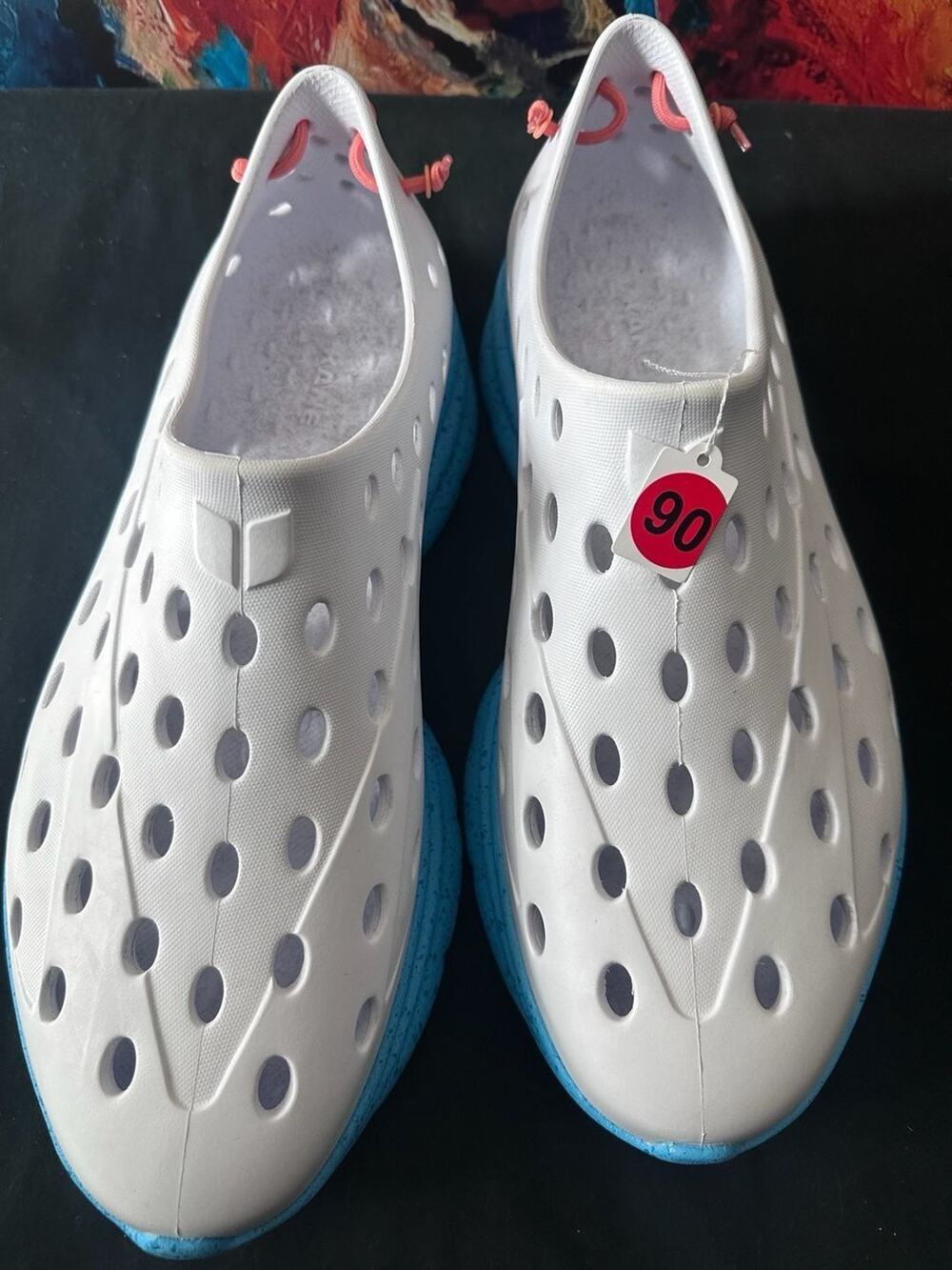 No.90 Kane Revive Active Recovery Shoe in White and Pacific Speckle